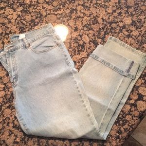 Diane Gilman lt blue denim Jean crop pants